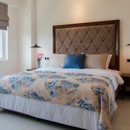 Rococo Residence Kolombo Bagian luar foto
